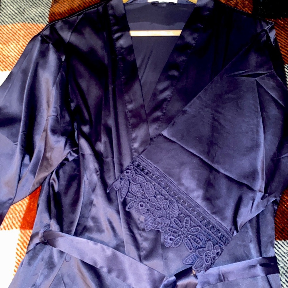 Satin Robe - Picture 3 of 3
